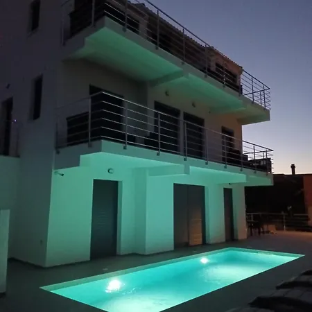 Apartment Palace Deluxe Ii *