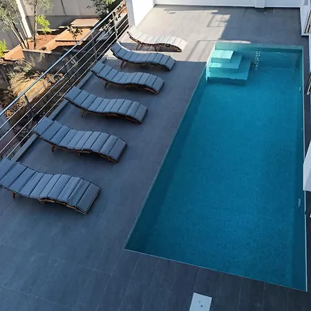 Palace Deluxe Ii * טרוגיר