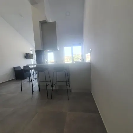 Palace Deluxe Ii טרוגיר