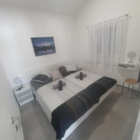 Palace Deluxe Ii * טרוגיר